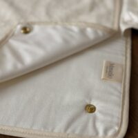 matelas à langer nomade ouvert avec serviette amovible