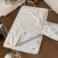 matelas à langer nomade ouvert avec serviette amovible
