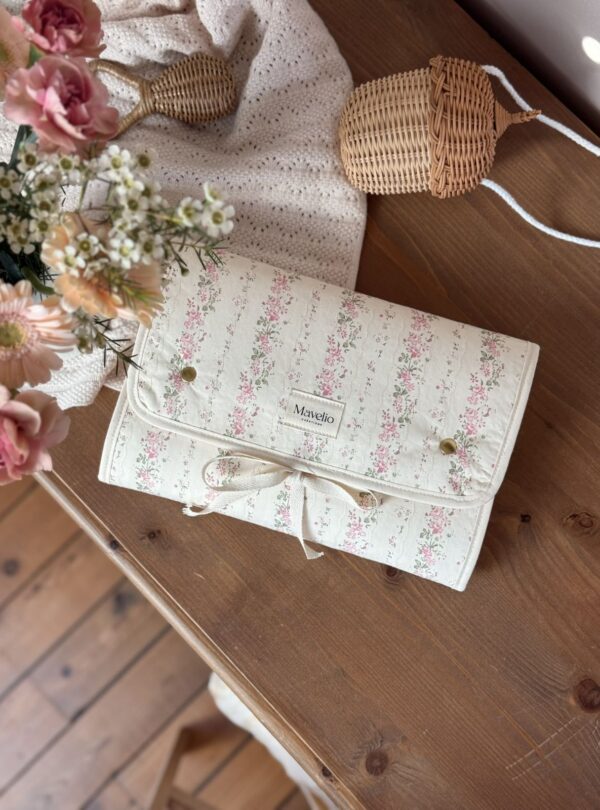matelas à langer nomade rayures fleuri rose