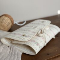 matelas à langer nomade rayures fleuri rose