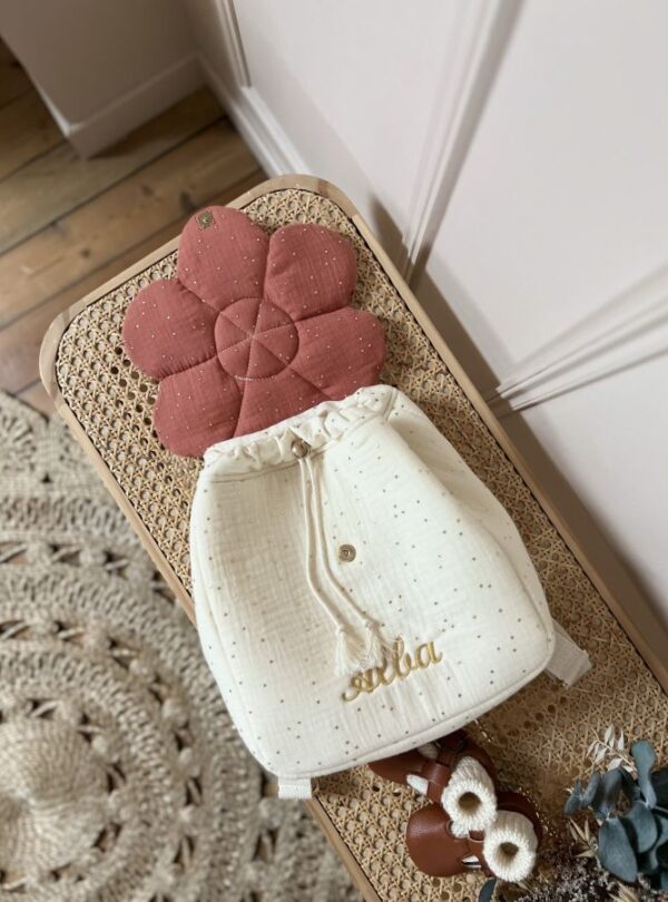 sac à dos enfant personnalisé rabat fleur marsala