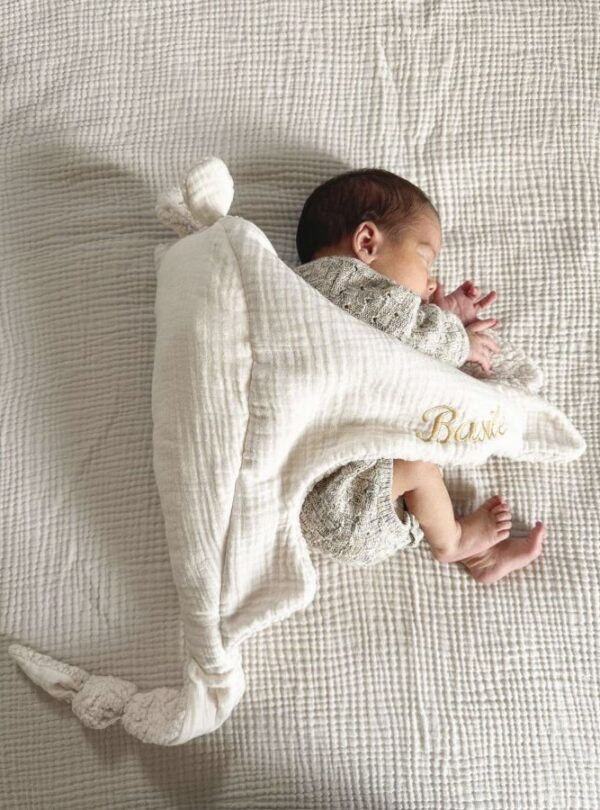 grande peluche doudou raie manta gaze de coton écru