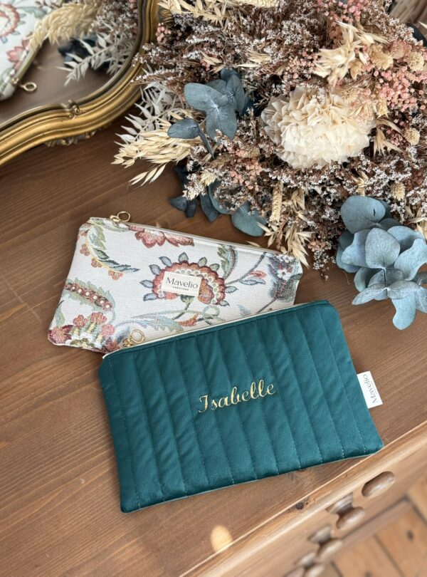 pochettes plates matelassées velours vert et jacquard fleuri personnalisé