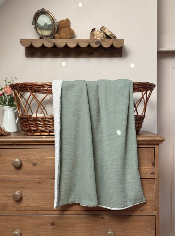 couverture bébé gaze de coton kaki uni (2) couverture bébé gaze de coton kaki uni