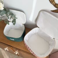 intérieur petit et grand vanity matelassés