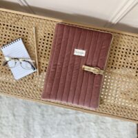 pochette pour tablette matelassé velours rose 11 pouces
