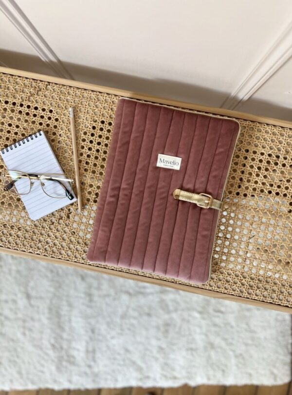 pochette pour tablette matelassé velours rose 11 pouces