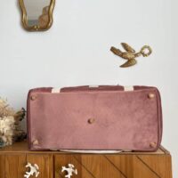 sac voyage matelassé velours rose dessous