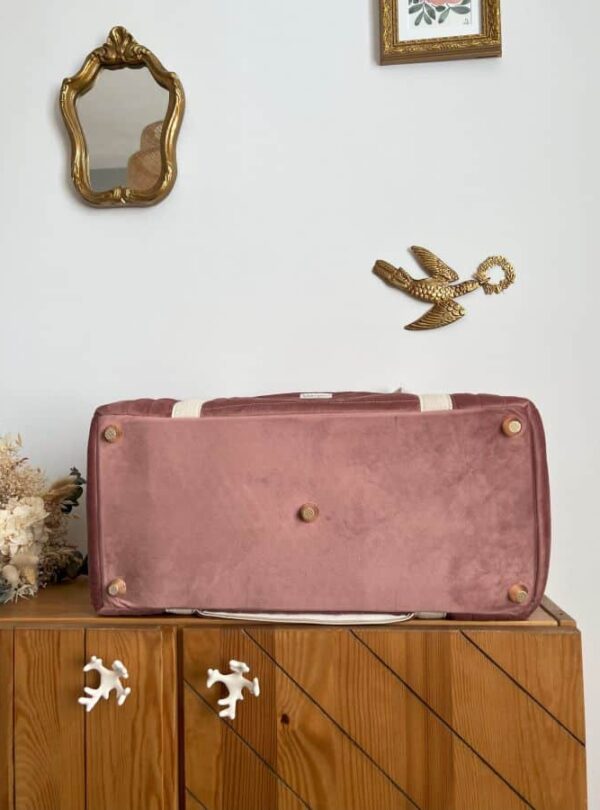 sac voyage matelassé velours rose dessous