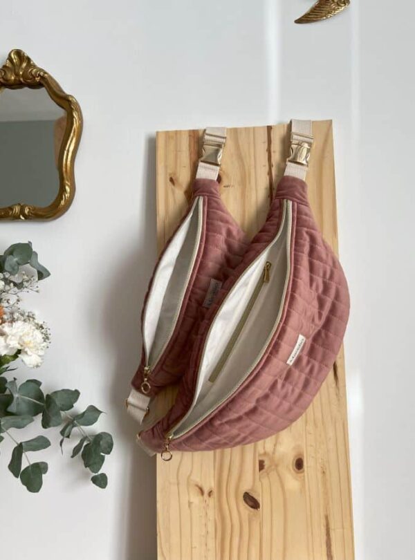 sacs banane standard et xl matelassé velours rose ouvert
