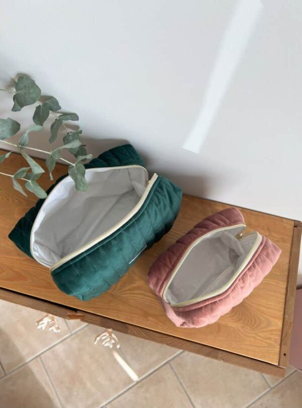 trousse de toilette intérieure matelassée velours vert et rose