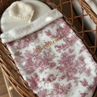 couverture bébé toile de jouy framboise coton