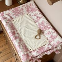 housse matelas à langer toile de jouy framboise