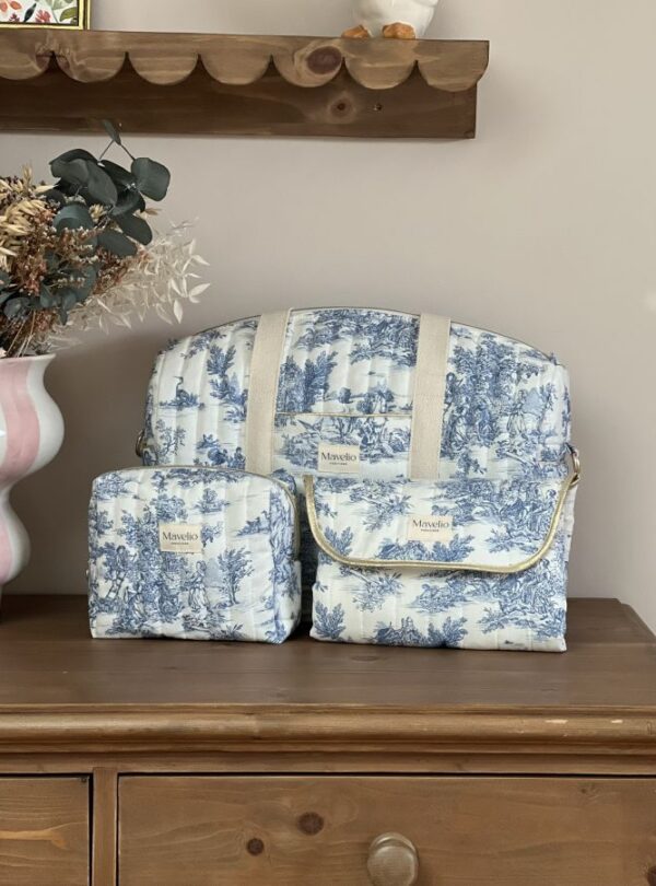 sac à langer matelassé trousse et matelas nomade toile de jouy bleu