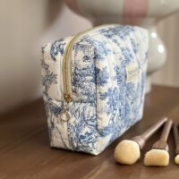 trousse de toilette matelassé toile de jouy bleu