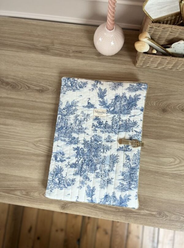 housse pour ordinateur portable matelassée toile de jouy bleu