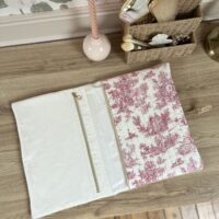 housse pour ordinateur portable matelassée toile de jouy framboise