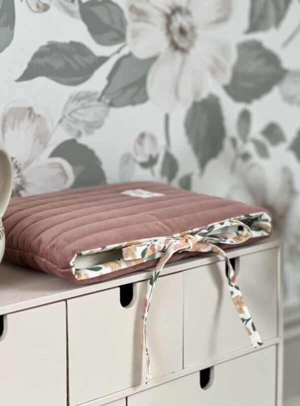 pochette pour livre velours rose matelassée