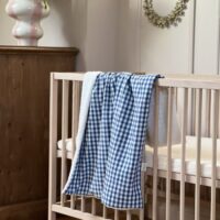 couverture chambre bébé cottage vichy bleu