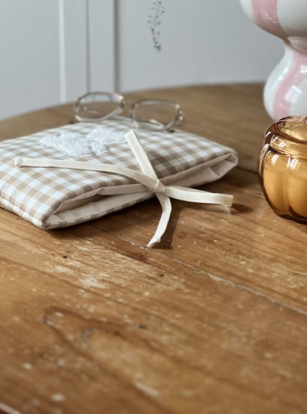 pochette pour livre cottage vichy beige broderie ourson