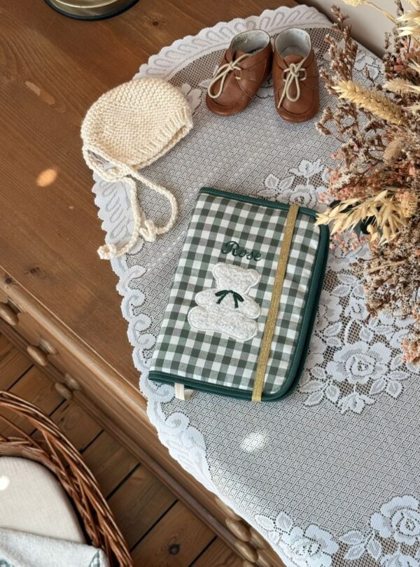 protège carnet de santé vichy vert avec broderie ourson