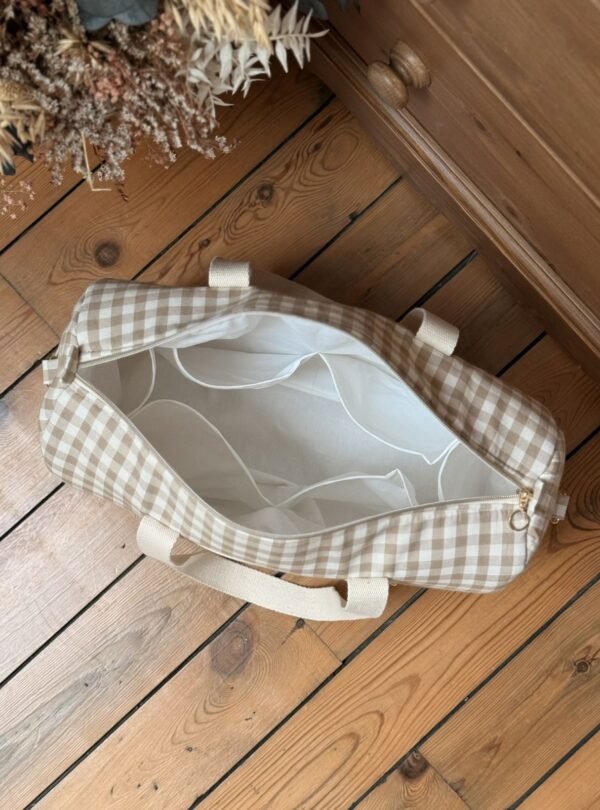 sac à langer vichy beige avec broderie ourson (6) sac à langer vichy beige avec broderie ourson