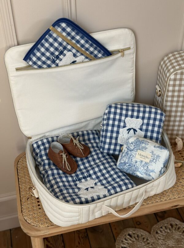 valisette naissance gaze de coton écru et vichy bleu