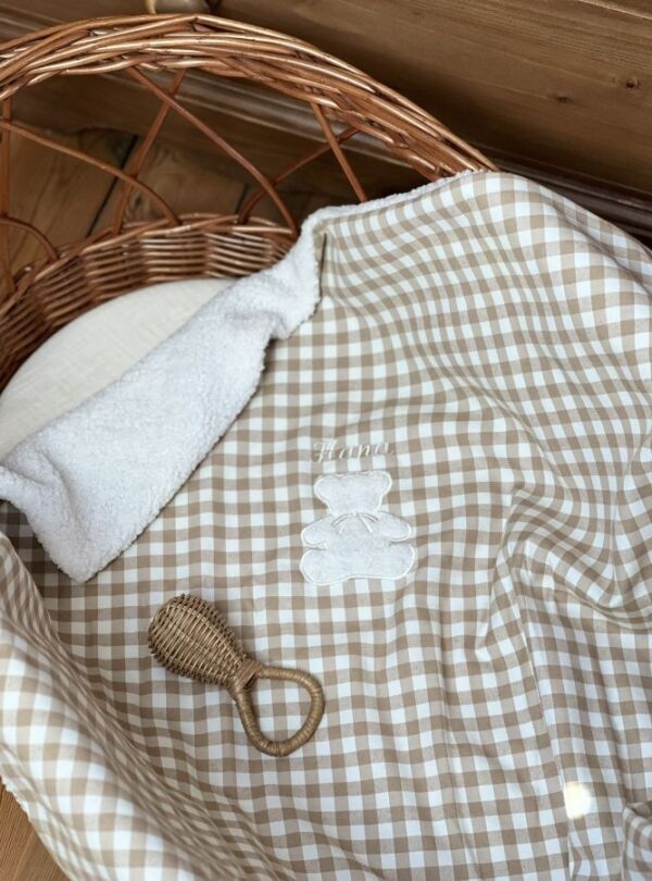 valisette vichy beige broderie ourson et prénom personnalisé