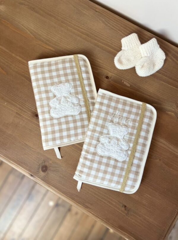 protège carnet de santé vichy beige broderie ourson et prénom personnalisé