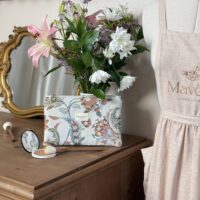 petite pochette plate en jacquard fleuri