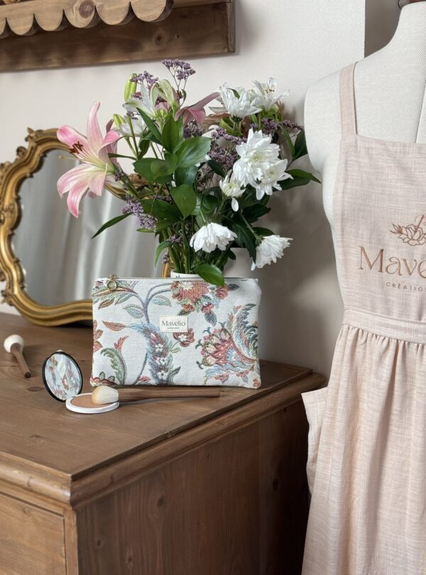 petite pochette plate en jacquard fleuri