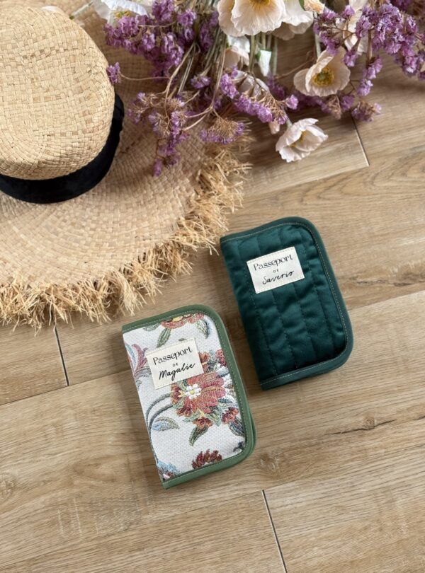 protèges passeport jacquard et velours vert