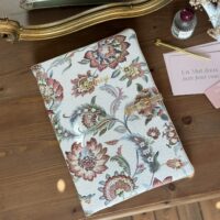 pochette pour ordinateur portable en jacquard fleuri et nid abeille kaki