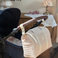 sac à langer matelassé beige rosé attaches pousette