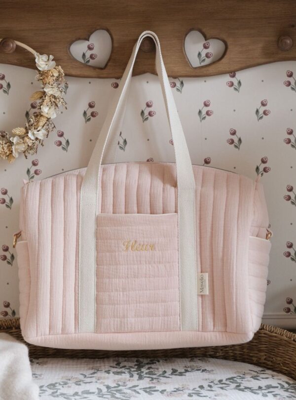 sac à langer matelassé gaze de coton beige rosé personnalisé avec broderie sac à langer matelassé gaze de coton beige rosé personnalisé avec broderie