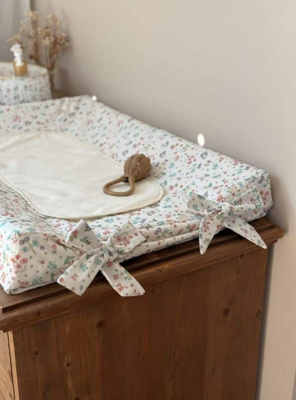 housse de matelas à langer fleurie jardin d'été