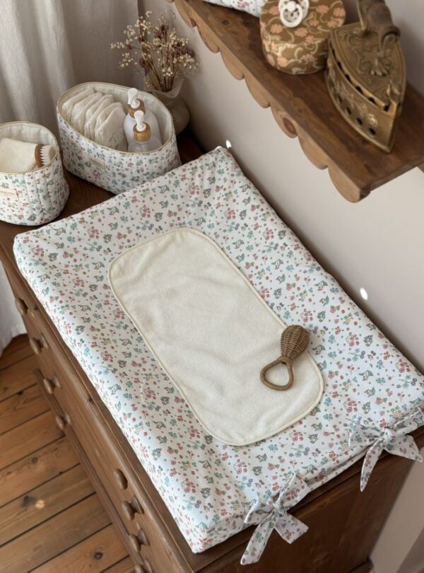 housse de matelas à langer fleurie jardin d'été