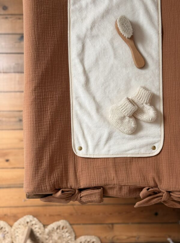 housse de matelas à langer gaze de coton caramel