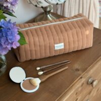 trousse de toilette matelassé caramel