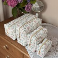 trousses de toilette toutes taille jardin fleuri