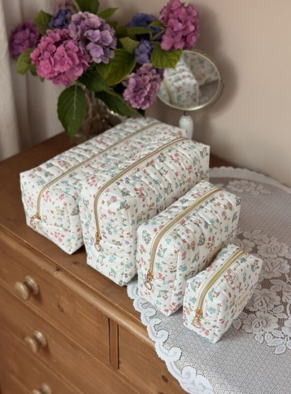 trousses de toilette toutes taille jardin fleuri