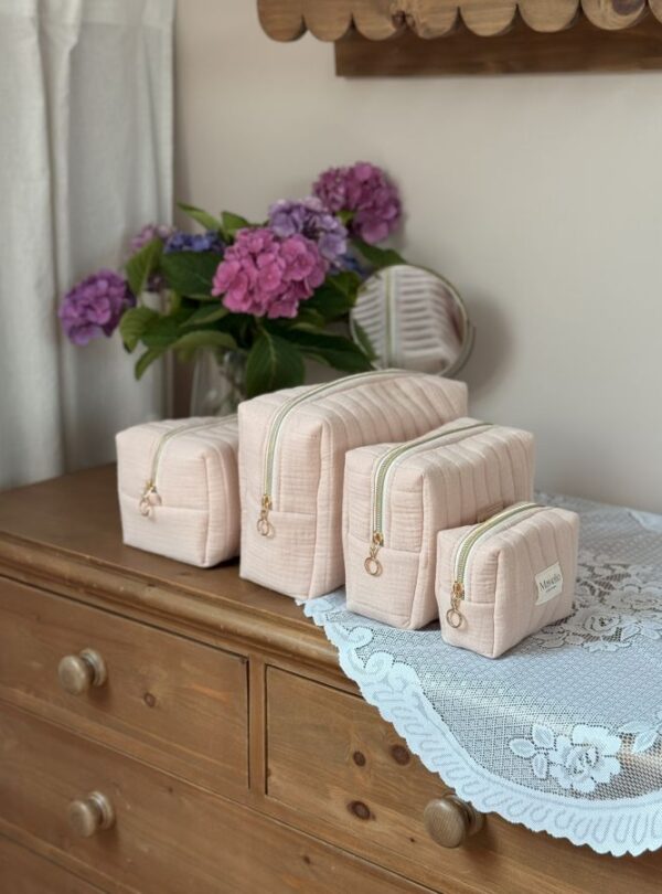 trousses de toilette toutes taille matelassé beige rosé