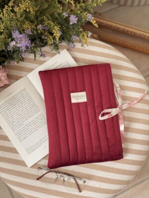pochette pour livre broché matelassé velours bordeaux et toile de jouy framboise