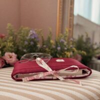 pochette pour livre broché matelassé velours bordeaux