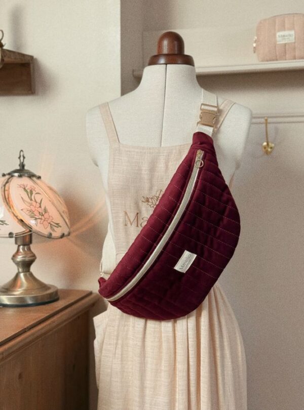 sac banane matelassé velours bordeaux