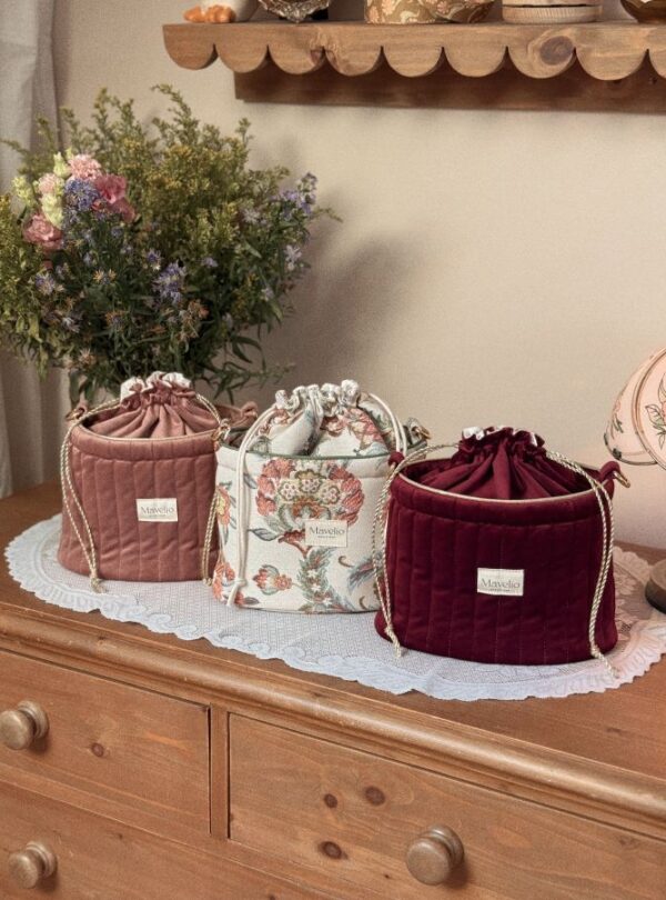sacs seau matelassé velours bordeaux rose et jacquard