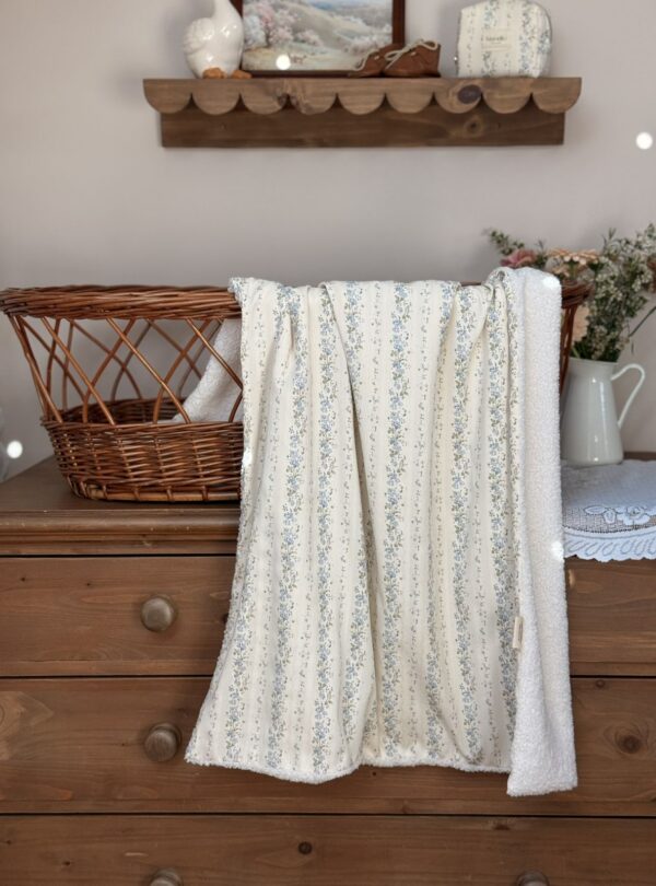 couverture bébé tendres rayures fleuri bleu