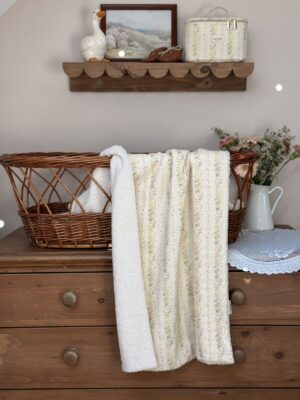 couverture bébé tendres rayures fleuri jaune