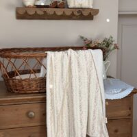 couverture bébé tendres rayures fleuri rose