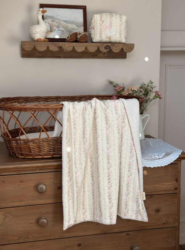 couverture bébé tendres rayures fleuri rose